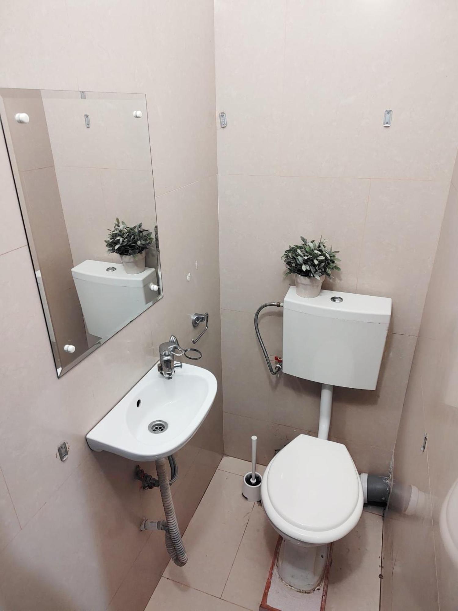 Central Retreat- Apartment Universitate Bucureşti Ngoại thất bức ảnh